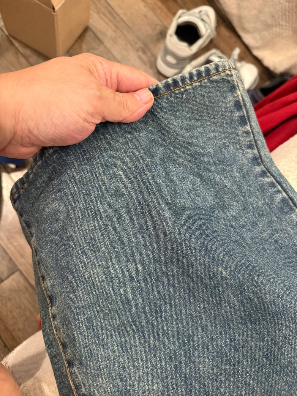 Gucci Washed Blue Denim Jeans with Signature Hardware - Picture 12 of 15